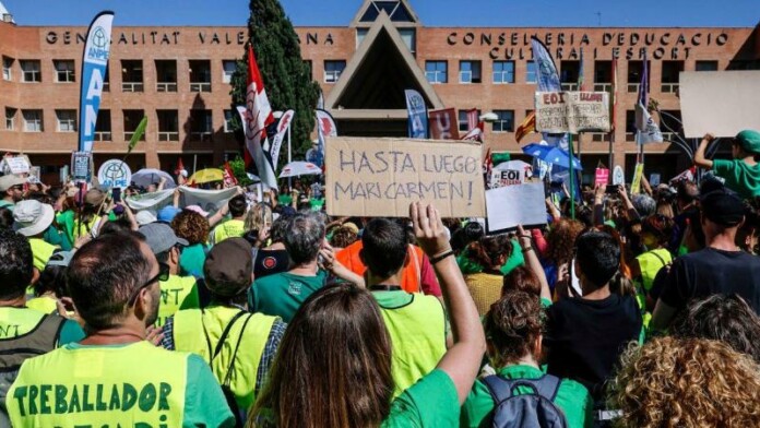 concentració a conselleria educació